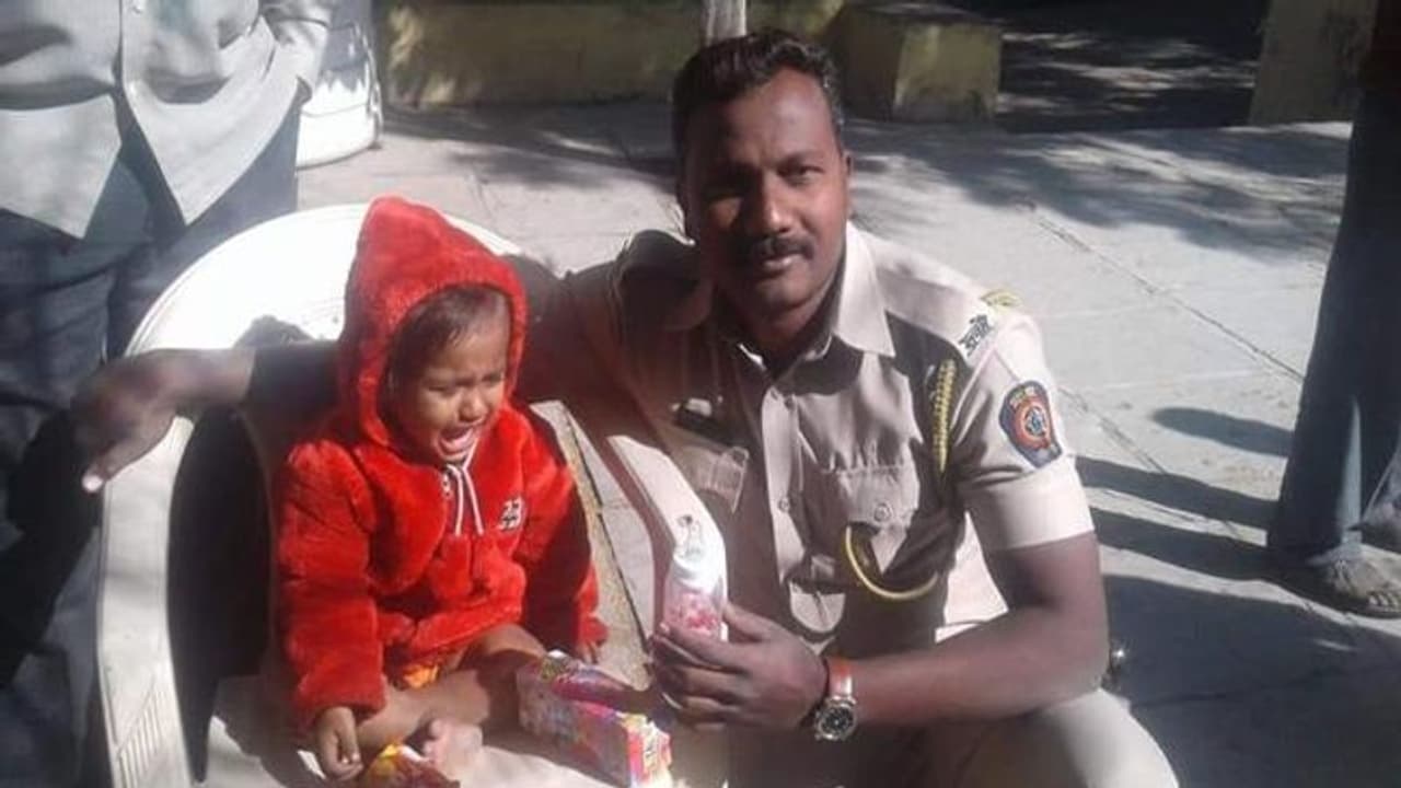 తిరుమలలో బాలుడి కిడ్నాప్.. పెంచుకోవడానికి ఎత్తుకెళ్లాడు: అర్భన్ ఎస్పీ తిరుమలలో బాలుడి కిడ్నాప్.. పెంచుకోవడానికి ఎత్తుకెళ్లాడు: అర్భన్ ఎస్పీ