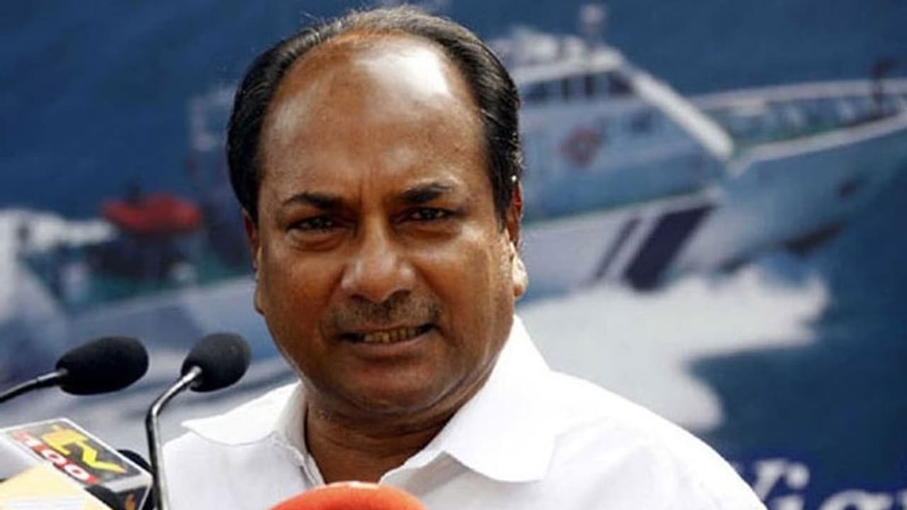 നിർണായക നീക്കവുമായി കോൺഗ്രസ് ഹൈക്കമാൻഡ്, ആന്റണി ദില്ലിയിലേക്ക്, സോണിയയെ കാണും നിർണായക നീക്കവുമായി കോൺഗ്രസ് ഹൈക്കമാൻഡ്, ആന്റണി ദില്ലിയിലേക്ക്, സോണിയയെ കാണും