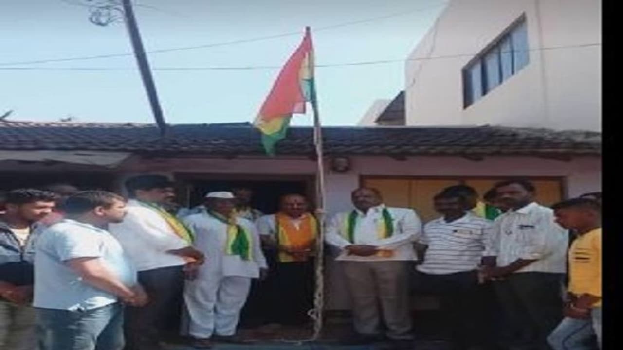 ಹೊಸ ವರ್ಷದಂದೆ ಹಾರಾಡಿತು ಉತ್ತರ ಕರ್ನಾಟಕ ಪ್ರತ್ಯೇಕ ರಾಜ್ಯ ಧ್ವಜ