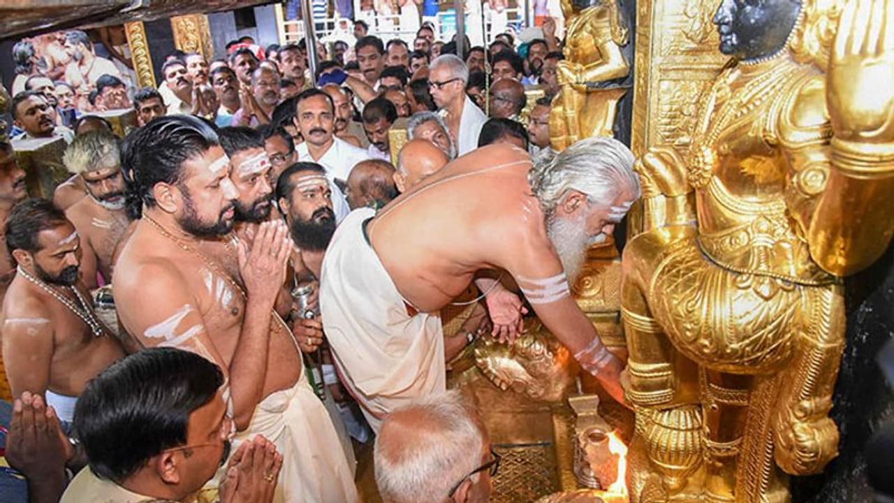 ಇಬ್ಬರು ಮಹಿಳೆಯರ ಪ್ರವೇಶ : ಶಬರಿಮಲೆ ದೇಗುಲ ಬಂದ್..?