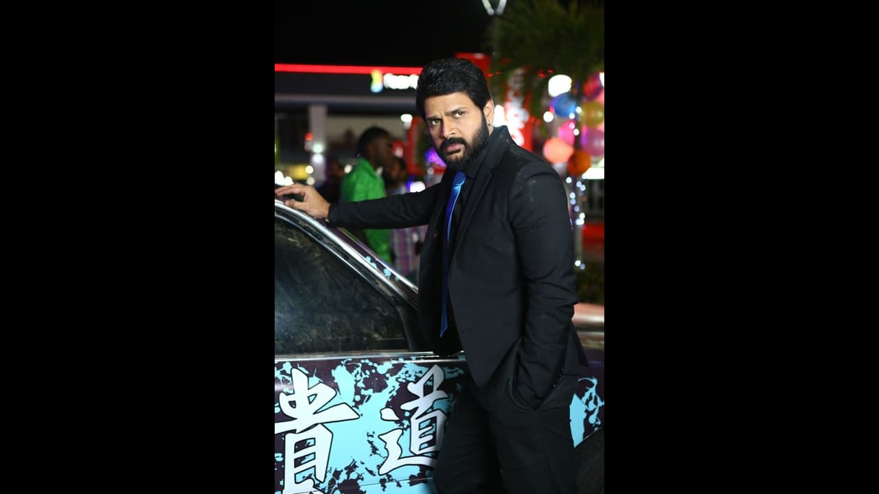 জুয়ার আসর থেকে উদ্ধার জনপ্রিয় অভিনেতা, পুলিশি হানায় গ্রেফতার আরও ১১ জুয়ার আসর থেকে উদ্ধার জনপ্রিয় অভিনেতা, পুলিশি হানায় গ্রেফতার আরও ১১