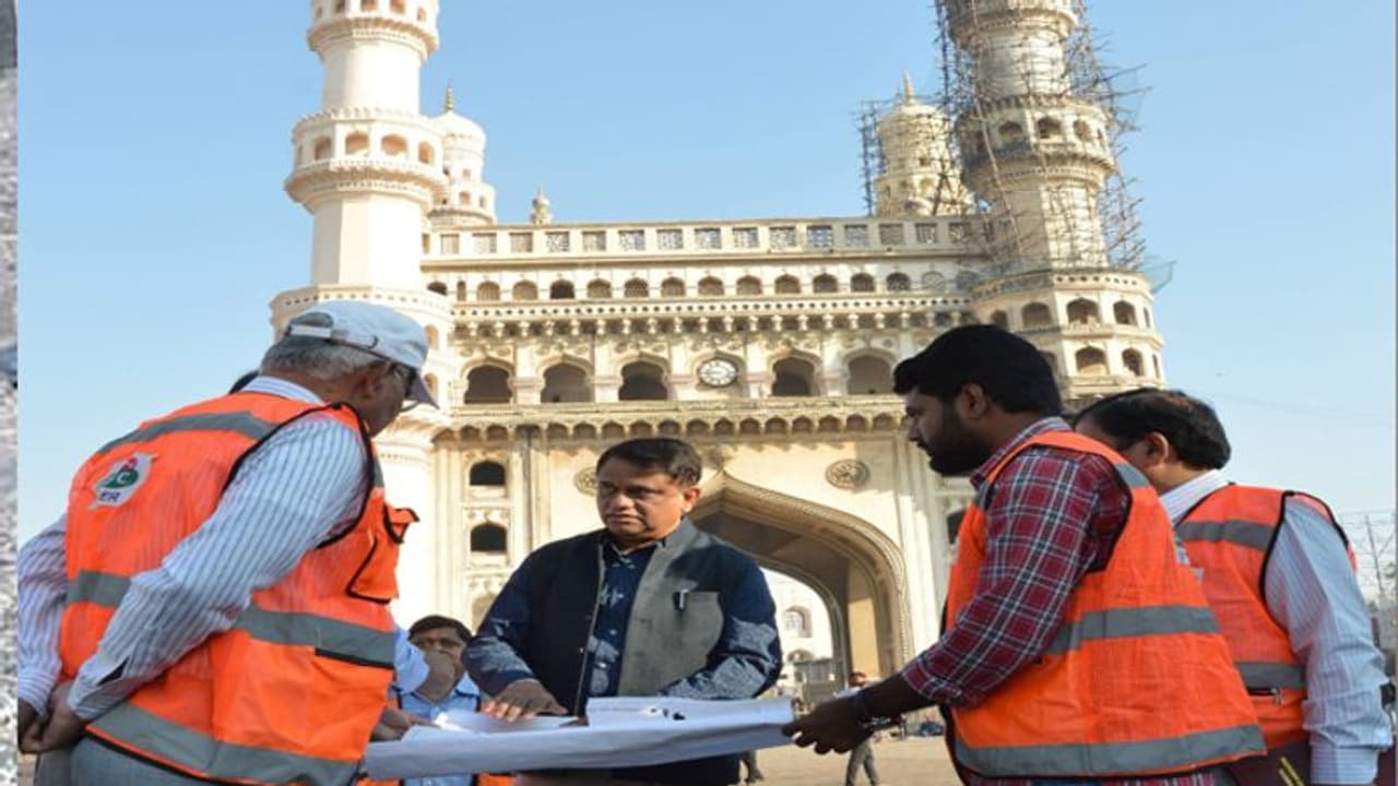 చార్మినార్ అందాలు రెట్టింపు: మున్సిపల్ శాఖ కార్యదర్శి ఆదేశాలు చార్మినార్ అందాలు రెట్టింపు: మున్సిపల్ శాఖ కార్యదర్శి ఆదేశాలు