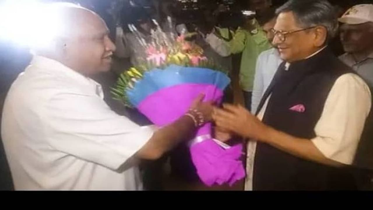 ಡಿ.ಕೆ. ಶಿವಕುಮಾರ್ ಭೇಟಿ ಬೆನ್ನಲ್ಲೇ SM ಕೃಷ್ಣರನ್ನ ಭೇಟಿಯಾದ ಯಡಿಯೂರಪ್ಪ