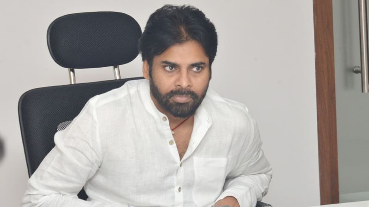 ఎన్నికలకు రెడీ అంటున్న జనసేన: గెలుపే లక్ష్యంగా పవన్ దిశానిర్దేశం ఎన్నికలకు రెడీ అంటున్న జనసేన: గెలుపే లక్ష్యంగా పవన్ దిశానిర్దేశం