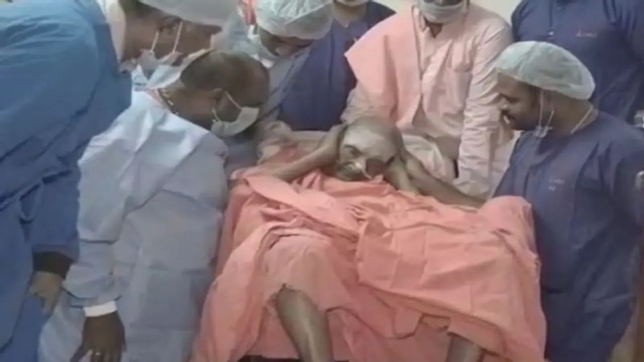 ನಿರೀಕ್ಷಿತ ಸುಧಾರಣೆ ಕಾಣದ ಶ್ರೀಗಳ ಆರೋಗ್ಯ: ವೈದ್ಯರು ನಿರೀಕ್ಷಿತ ಸುಧಾರಣೆ ಕಾಣದ ಶ್ರೀಗಳ ಆರೋಗ್ಯ: ವೈದ್ಯರು