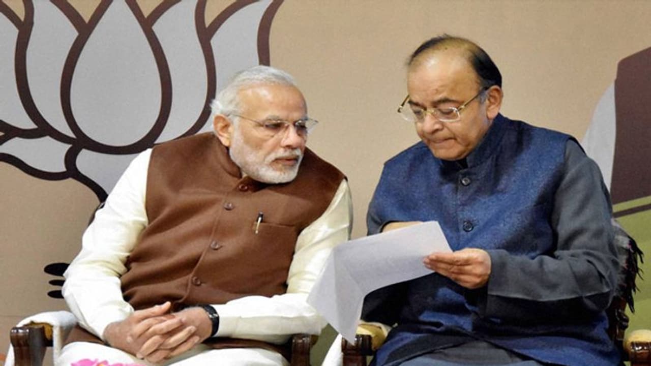 ಕೇಂದ್ರದ ಉಡುಗೊರೆ: ಆದಾಯದಾರರಿಗೆ ಬಜೆಟ್ನಲ್ಲಿ ತೆರಿಗೆ ಇನ್ನಷ್ಟು ಕಡಿತ? ಕೇಂದ್ರದ ಉಡುಗೊರೆ: ಆದಾಯದಾರರಿಗೆ ಬಜೆಟ್ನಲ್ಲಿ ತೆರಿಗೆ ಇನ್ನಷ್ಟು ಕಡಿತ?