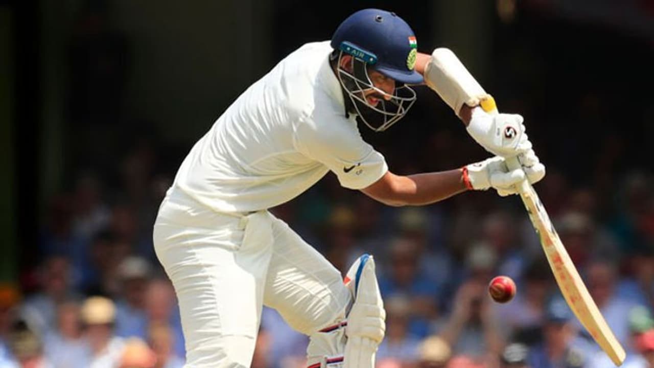 സിഡ്നിയില് പൂജാരയ്ക്ക് ഇരട്ട സെഞ്ചുറി നഷ്ടം; ഇന്ത്യ കൂറ്റന് സ്കോറിലേക്ക് സിഡ്നിയില് പൂജാരയ്ക്ക് ഇരട്ട സെഞ്ചുറി നഷ്ടം; ഇന്ത്യ കൂറ്റന് സ്കോറിലേക്ക്