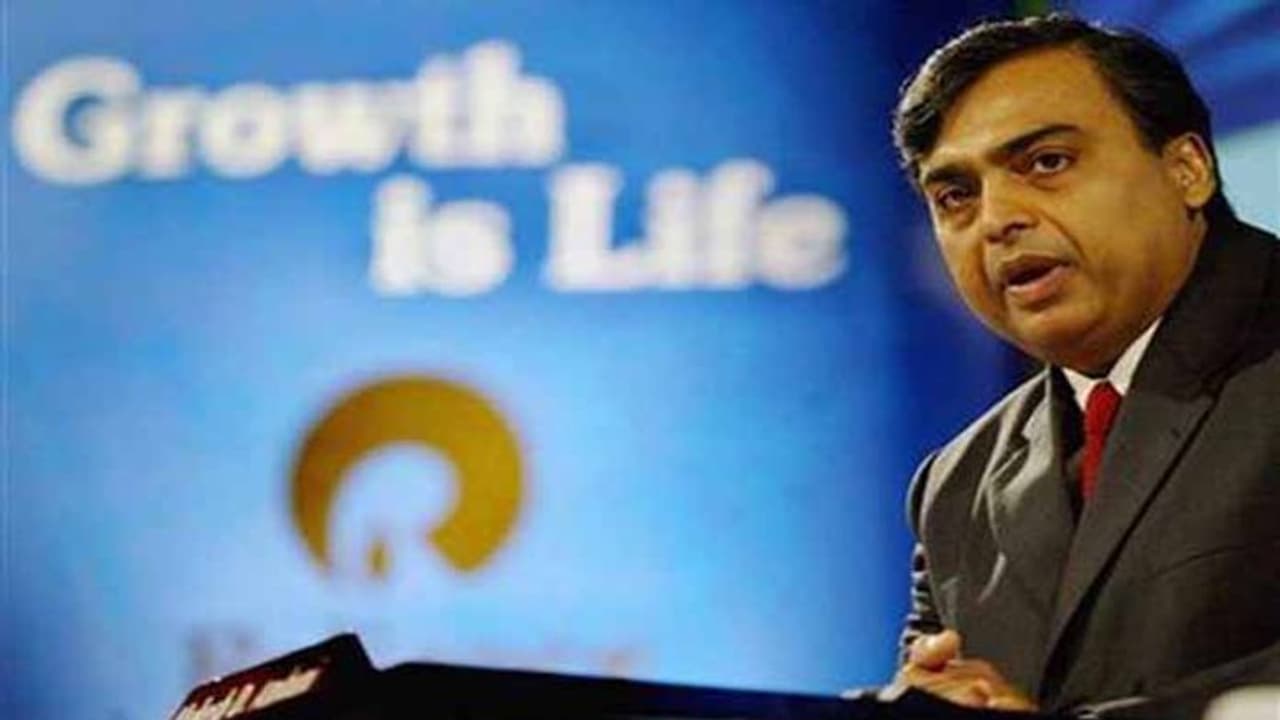 ടവറുകളും കേബിള് ശൃംഖലയും 1.07 ലക്ഷം കോടിക്ക് വില്ക്കാന് ജിയോ ടവറുകളും കേബിള് ശൃംഖലയും 1.07 ലക്ഷം കോടിക്ക് വില്ക്കാന് ജിയോ