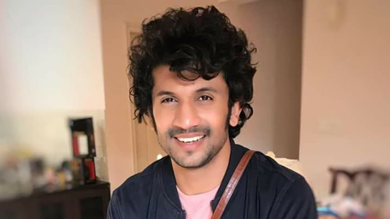 ಸ್ಯಾಂಡಲ್ವುಡ್ಗೆ ಎಂಟ್ರಿ ಕೊಟ್ಟ ಬಿಗ್ಬಾಸ್ ಸ್ಪರ್ಧಿ ಸ್ಯಾಂಡಲ್ವುಡ್ಗೆ ಎಂಟ್ರಿ ಕೊಟ್ಟ ಬಿಗ್ಬಾಸ್ ಸ್ಪರ್ಧಿ