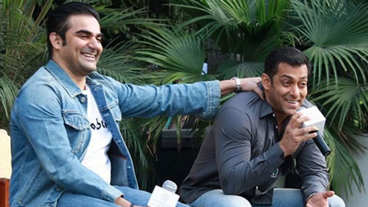 సల్మాన్ హీరోయిన్లకు ముద్దులు ఎందుకు పెట్టడంటే..? సల్మాన్ హీరోయిన్లకు ముద్దులు ఎందుకు పెట్టడంటే..?