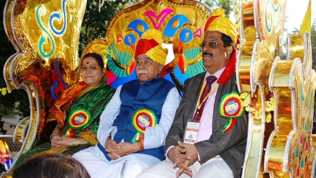 ಆಂಗ್ಲ ವಿರೋಧಿ ಕೂಗಿನೊಂದಿಗೆ ಸಮ್ಮೇಳನ ಸಂಪನ್ನ ಆಂಗ್ಲ ವಿರೋಧಿ ಕೂಗಿನೊಂದಿಗೆ ಸಮ್ಮೇಳನ ಸಂಪನ್ನ