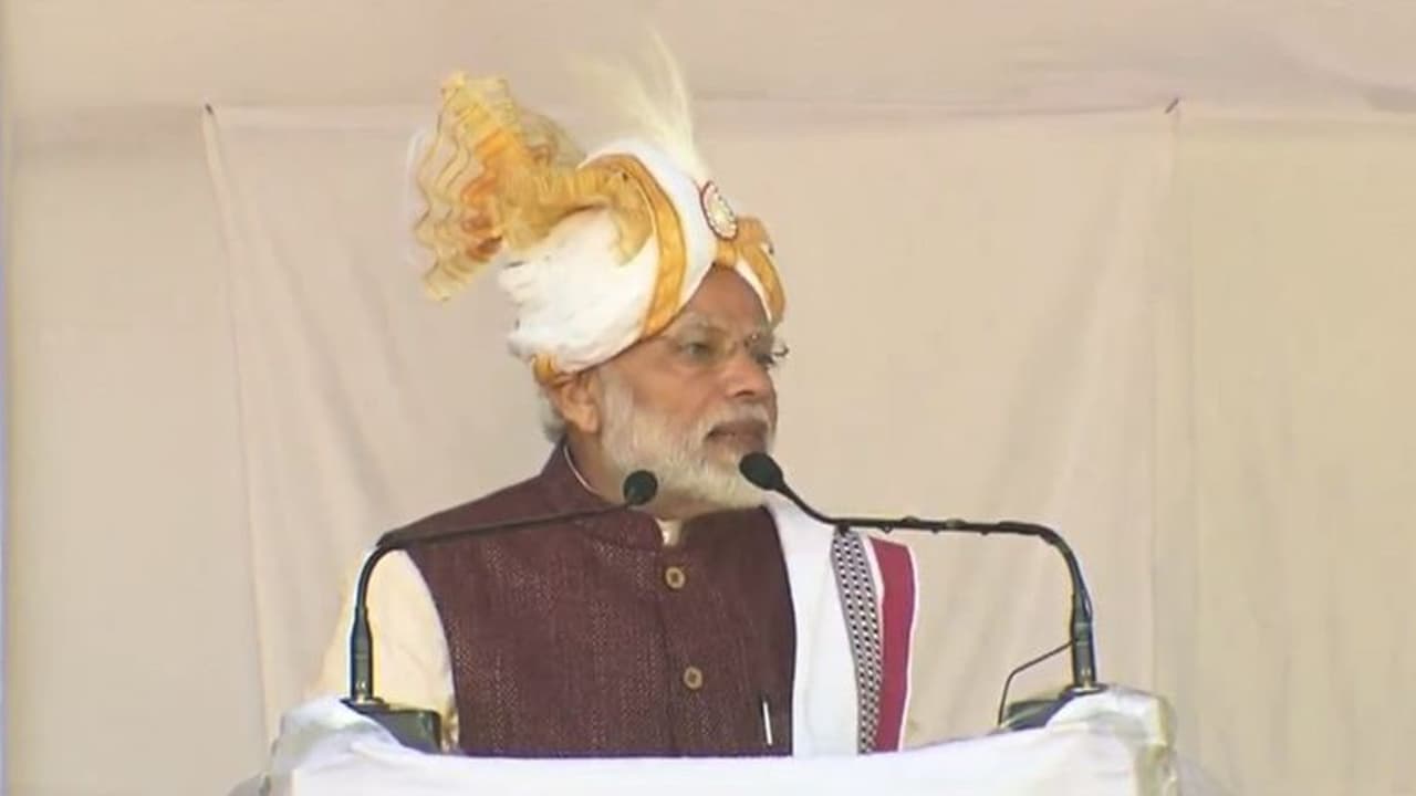 इम्फाल में बोले पीएम मोदी ‘अटके, लटके और भटके प्रोजेक्ट्स को कर रहे हैं पूरा’