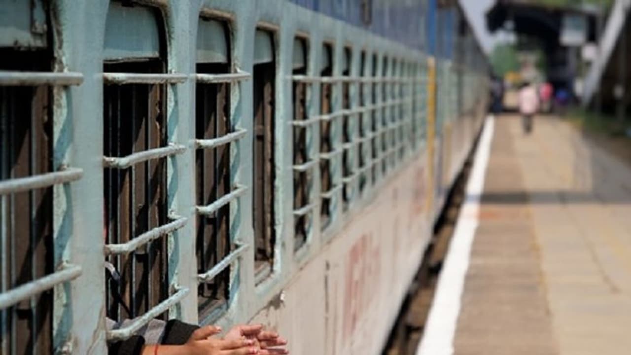 Bengaluru techie crushed between moving train and platform as he alights