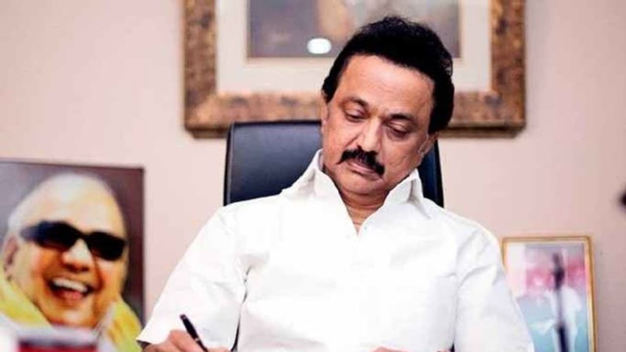 இலங்கை கடற்படையினரால் 12 மீனவர்கள் கைது.. கடலோரப்‌ பகுதிகளில்‌ பாதுகாப்பின்மை அச்சுறுத்தல்..முதலமைச்சர் கடிதம்