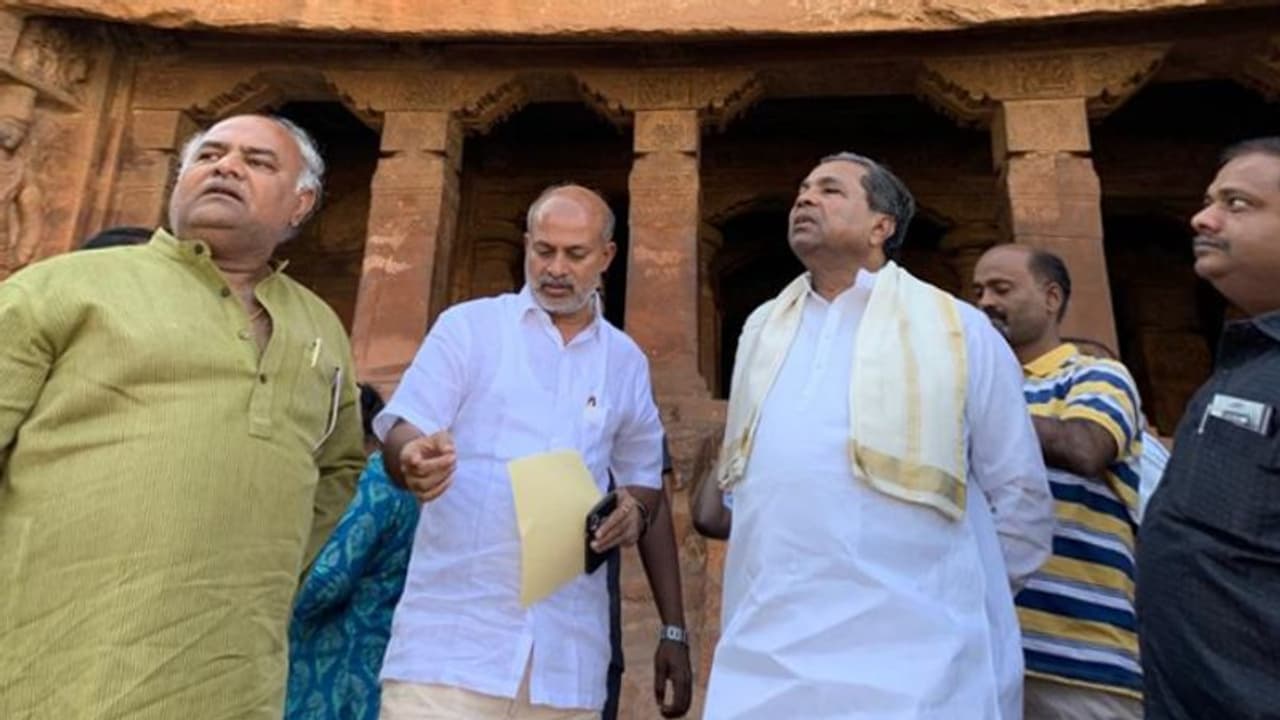 ಪ್ರವಾಸಿ ಮಕ್ಕಳಿಗೆ ಮೇಷ್ಟ್ರಾದ ಮಾಜಿ ಸಿಎಂ ಸಿದ್ದರಾಮಯ್ಯ!