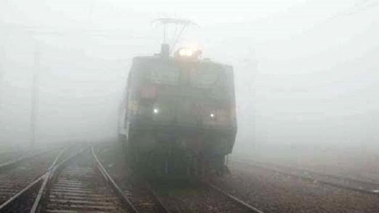जानें आखिर रेलवे ने क्यों की 339 से ज्यादा ट्रेनें रद्द !