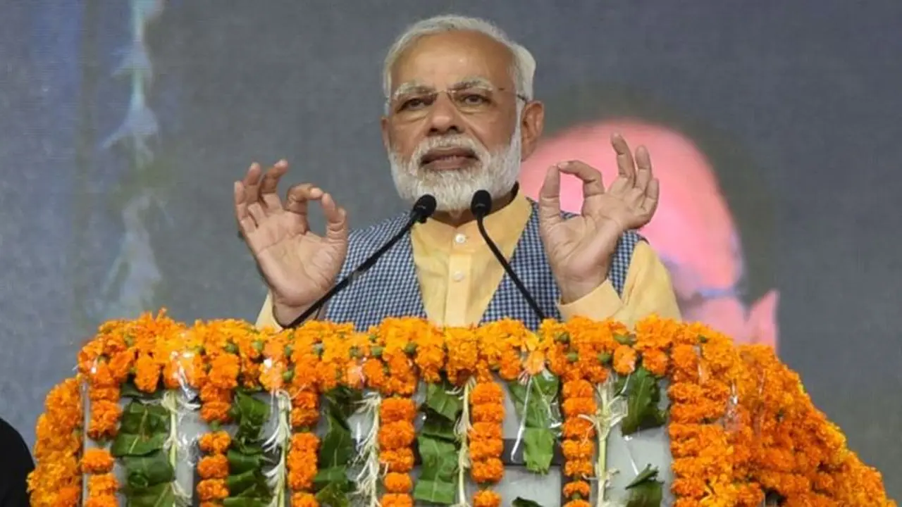 पीएम मोदी  ने सोनिया गांधी पर साधा निशाना बोले, ‘जब रिमोट कंट्रोल से सरकार चलातीं थी सरकार’