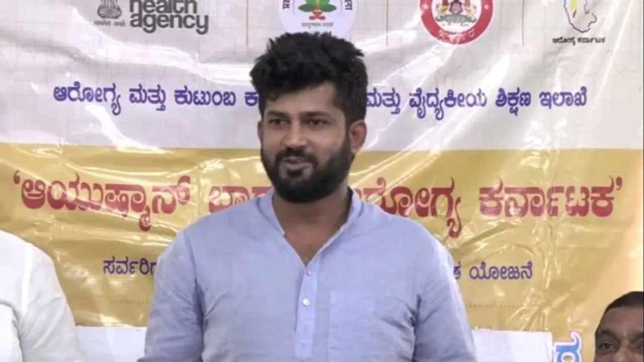 ಸಂಸದರ ನಿಧಿ ಬಳಕೆ: ಈ ಬಾರಿಯೂ ಪ್ರತಾಪ್ ಸಿಂಹ ಫಸ್ಟ್, ಸಂಸದ ಬಚ್ಚೇಗೌಡ ದ್ವಿತೀಯ ಸಂಸದರ ನಿಧಿ ಬಳಕೆ: ಈ ಬಾರಿಯೂ ಪ್ರತಾಪ್ ಸಿಂಹ ಫಸ್ಟ್, ಸಂಸದ ಬಚ್ಚೇಗೌಡ ದ್ವಿತೀಯ