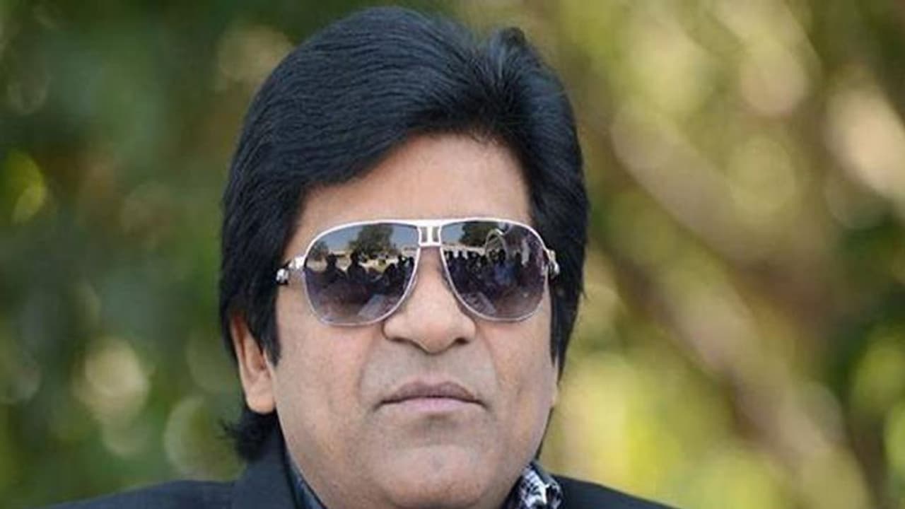 వైసీపీలోకి అలీ: పవన్ తో భేటీ,మతలబేంటీ? వైసీపీలోకి అలీ: పవన్ తో భేటీ,మతలబేంటీ?