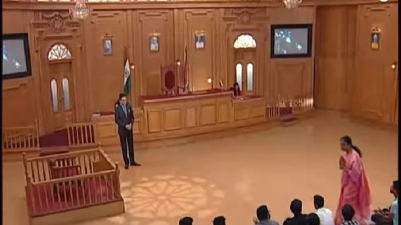 ಜನತಾ ನ್ಯಾಯಾಲಯದಲ್ಲಿ ರಕ್ಷಣಾ ಸಚಿವೆ: ಸೇನೆ, ರಫೆಲ್, ಹೆಚ್ಎಎಲ್ ಎಲ್ಲಾ ಇವೆ! ಜನತಾ ನ್ಯಾಯಾಲಯದಲ್ಲಿ ರಕ್ಷಣಾ ಸಚಿವೆ: ಸೇನೆ, ರಫೆಲ್, ಹೆಚ್ಎಎಲ್ ಎಲ್ಲಾ ಇವೆ!