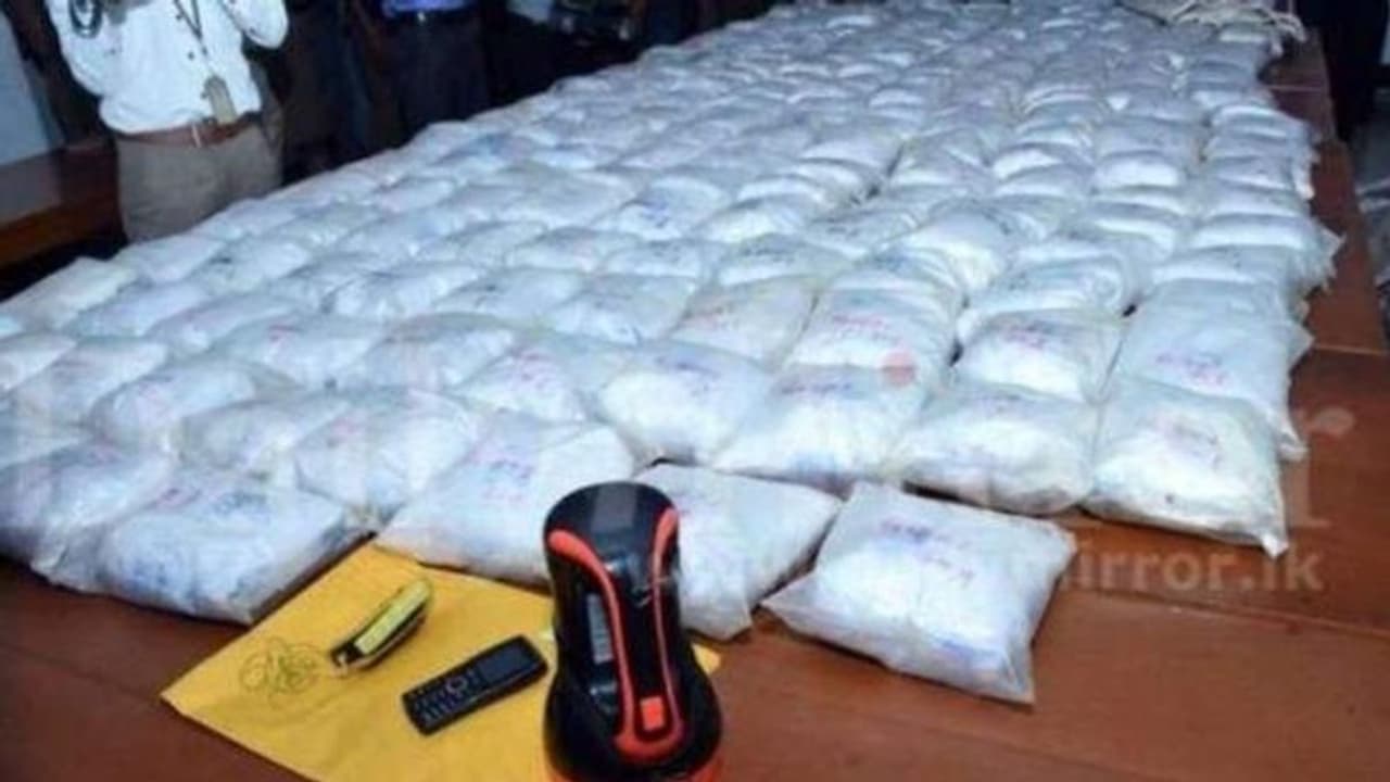 യുഎഇ വഴി കടത്താന് ശ്രമിച്ച 231 കിലോ ഹെറോയിന് പിടികൂടി യുഎഇ വഴി കടത്താന് ശ്രമിച്ച 231 കിലോ ഹെറോയിന് പിടികൂടി