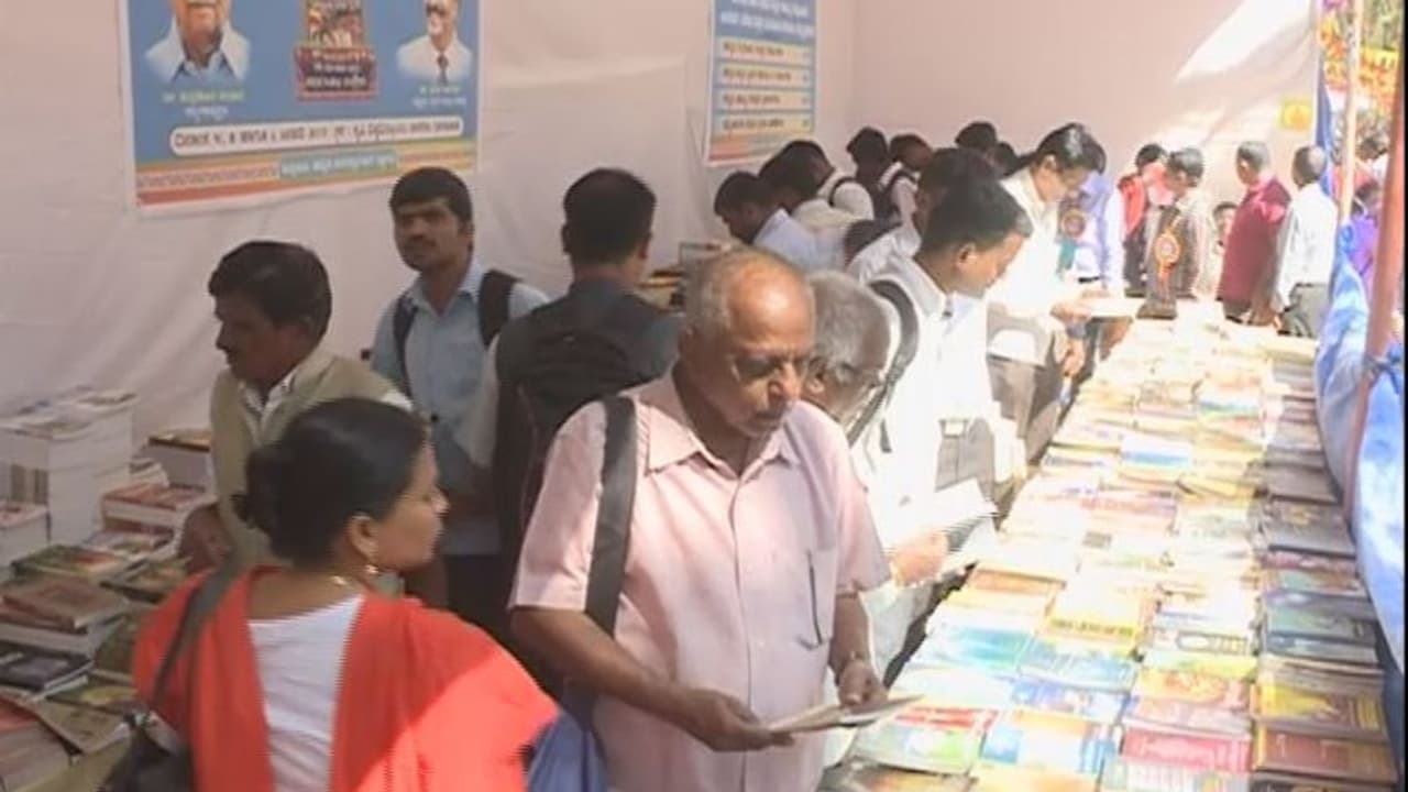 ಮೈಸೂರಿಗಿಂತ ಧಾರವಾಡದಲ್ಲಿ ಪುಸ್ತಕ ವ್ಯಾಪಾರ ಜೋರು
