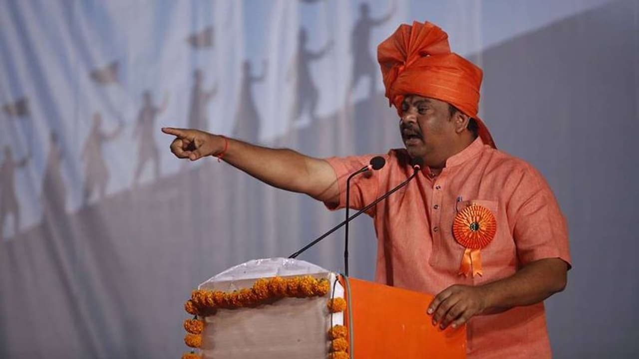 హోంమంత్రిపై కేసు న‌మోదు చేస్తారా..? : సెక్యూరిటీ గార్డు చెంపపై కొట్టిన ఘ‌ట‌నపై రాజాసింగ్..
