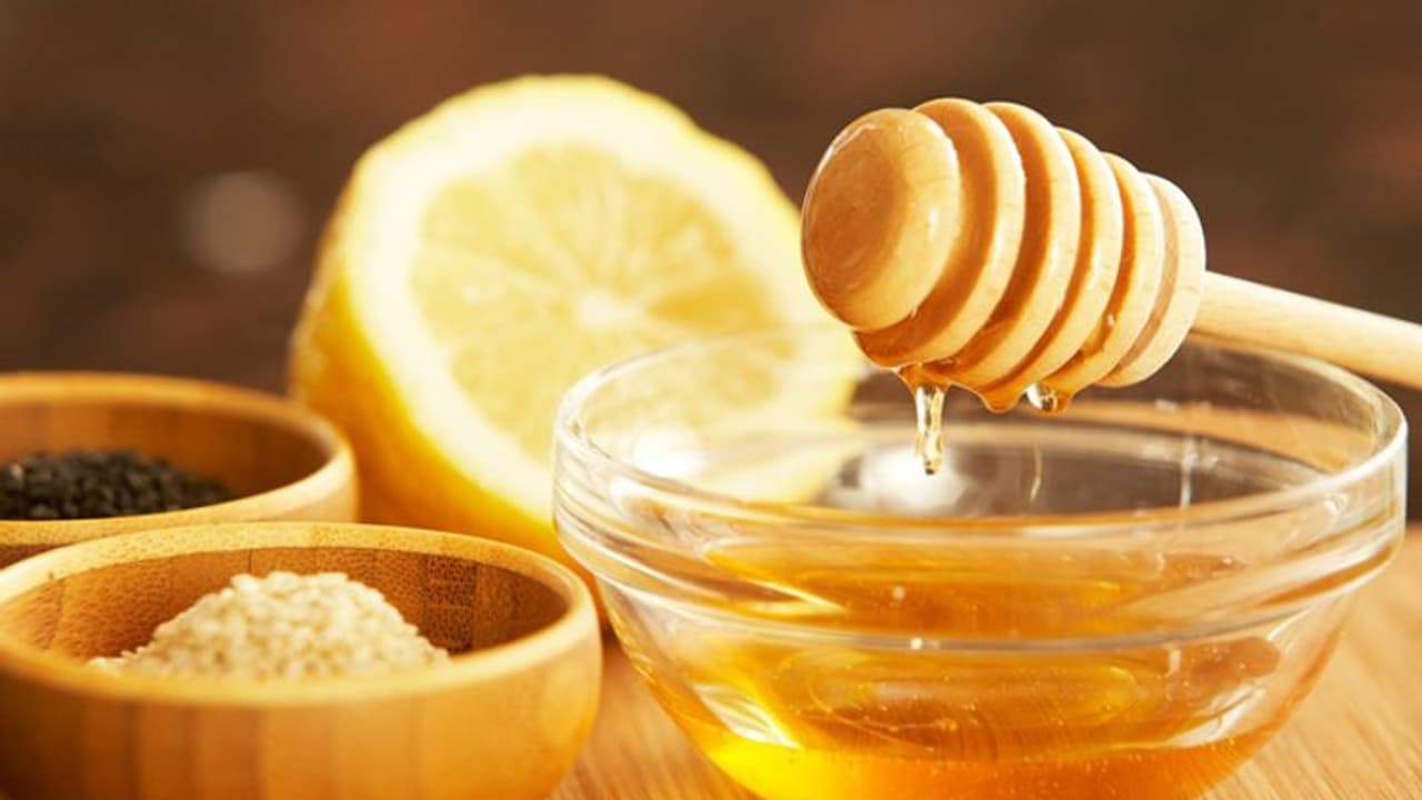 അമിതവണ്ണം കുറയ്ക്കാൻ തേനും നാരങ്ങ നീരും അമിതവണ്ണം കുറയ്ക്കാൻ തേനും നാരങ്ങ നീരും