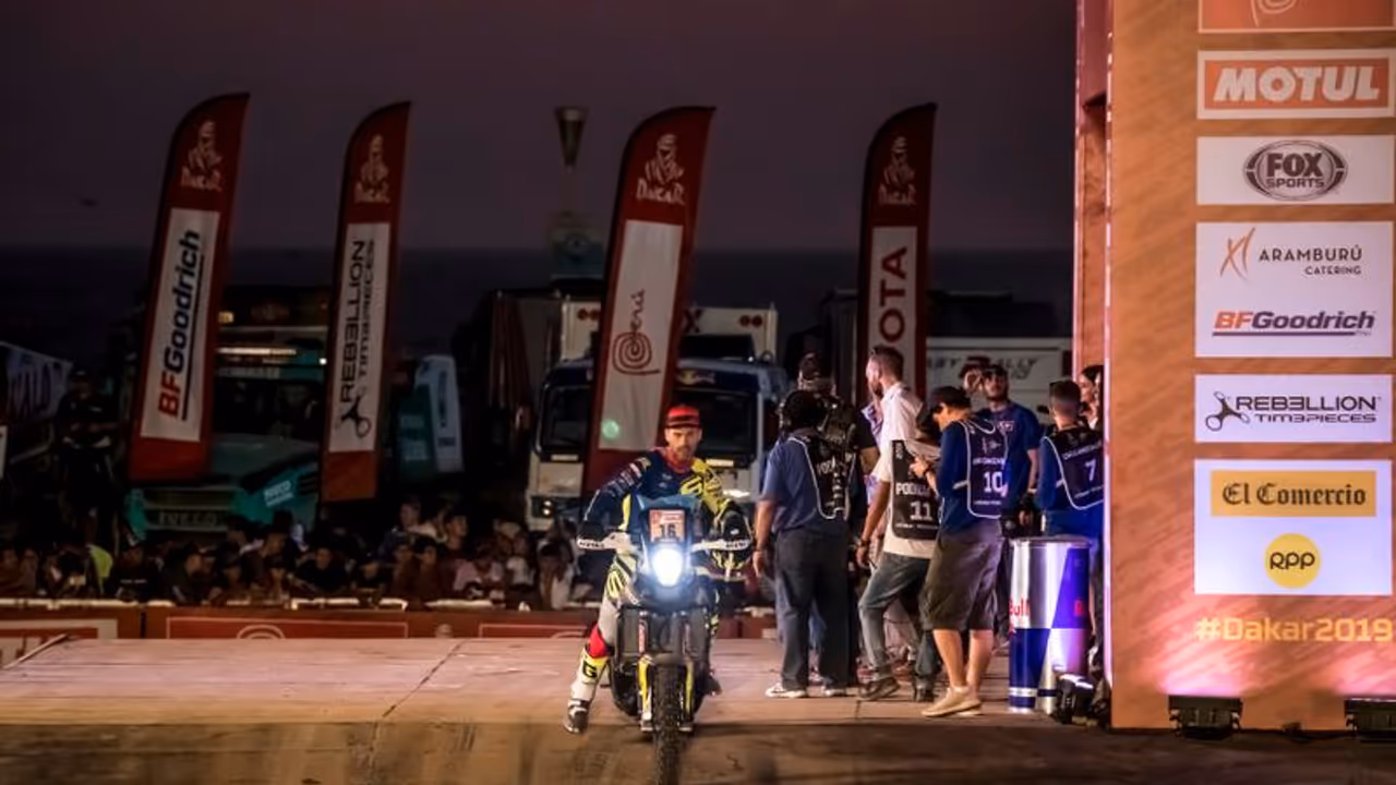 ಡಕಾರ್ ರ್ಯಾಲಿ: ಅಮೆರಿಕದ ರಿಕಿ ಬ್ರಬೆಕ್ಗೆ ಪ್ರಶಸ್ತಿ ಡಕಾರ್ ರ್ಯಾಲಿ: ಅಮೆರಿಕದ ರಿಕಿ ಬ್ರಬೆಕ್ಗೆ ಪ್ರಶಸ್ತಿ