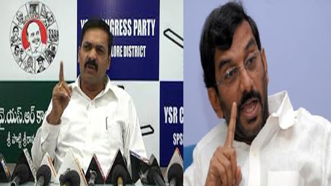 నెల్లూరు కోర్టులో చోరీ.. శిక్ష పడుతుందనే భయంతోనే దొంగతనం : మంత్రి కాకాణిపై సోమిరెడ్డి ఆరోపణలు నెల్లూరు కోర్టులో చోరీ.. శిక్ష పడుతుందనే భయంతోనే దొంగతనం : మంత్రి కాకాణిపై సోమిరెడ్డి ఆరోపణలు