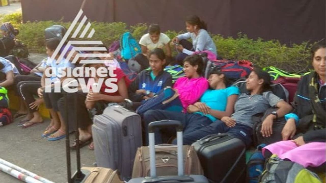 ഖേലോ ഇന്ത്യ; പോരാട്ടത്തിനെത്തിയ കേരള ടീമിന് പുനെയില് ദുരിതം ഖേലോ ഇന്ത്യ; പോരാട്ടത്തിനെത്തിയ കേരള ടീമിന് പുനെയില് ദുരിതം