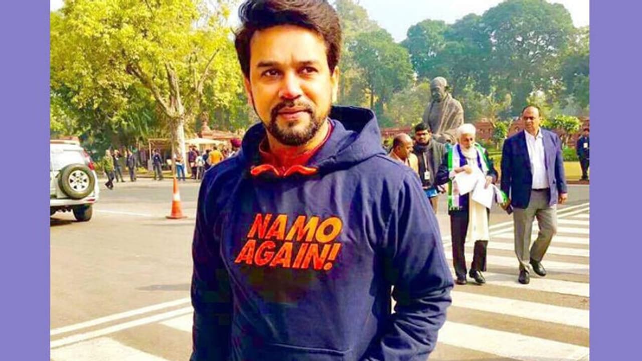 ನಮೋ ಜಾಕೆಟ್ ಧರಿಸಿ ಸಂಸತ್ಗೆ ಹೋದ ಅನುರಾಗ್ : ಮೋದಿ ಕೊಟ್ಟ ಪ್ರತಿಕ್ರಿಯೆ ಏನು..? ನಮೋ ಜಾಕೆಟ್ ಧರಿಸಿ ಸಂಸತ್ಗೆ ಹೋದ ಅನುರಾಗ್ : ಮೋದಿ ಕೊಟ್ಟ ಪ್ರತಿಕ್ರಿಯೆ ಏನು..?