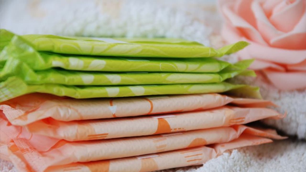 'ഷീ പാഡ്' പദ്ധതിയും അവതാളത്തില്, സ്കൂൾ മുറ്റത്തെ ആർത്തവം അത്ര ആനന്ദകരമല്ല; ശ്രദ്ധേയമായി കുറിപ്പ് 'ഷീ പാഡ്' പദ്ധതിയും അവതാളത്തില്, സ്കൂൾ മുറ്റത്തെ ആർത്തവം അത്ര ആനന്ദകരമല്ല; ശ്രദ്ധേയമായി കുറിപ്പ്