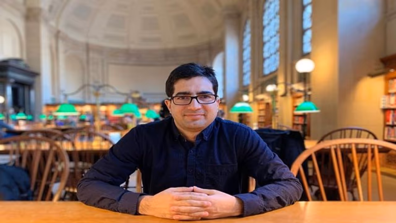 ಐಎಎಸ್ ಟಾಪರ್ ರಾಜೀನಾಮೆ: ಮೋದಿ ವಿರುದ್ಧ ಆರೋಪಗಳ ಸುರಿಮಳೆ! ಐಎಎಸ್ ಟಾಪರ್ ರಾಜೀನಾಮೆ: ಮೋದಿ ವಿರುದ್ಧ ಆರೋಪಗಳ ಸುರಿಮಳೆ!