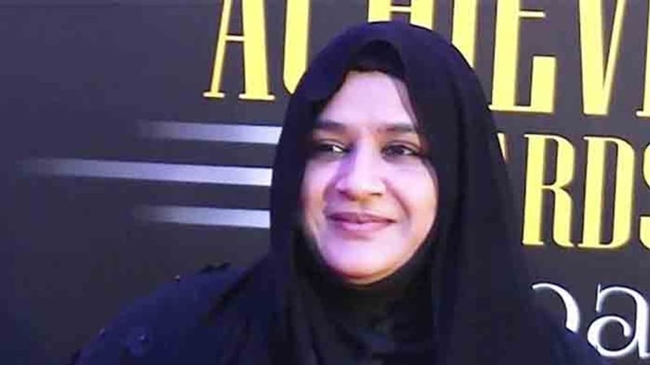 హీరా గ్రూప్ కుంభకోణం: రంగంలోకి హంతక ముఠా.. సాక్ష్యం చెబితే ఖతమే హీరా గ్రూప్ కుంభకోణం: రంగంలోకి హంతక ముఠా.. సాక్ష్యం చెబితే ఖతమే