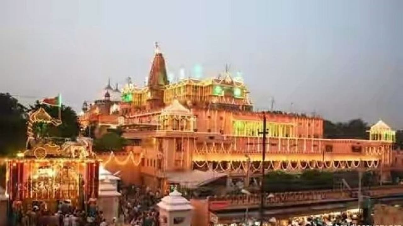 अब कृष्ण मंदिर के ऊपर से नहीं उड़ सकेंगे हवाई जहाज. जानें क्यों अब कृष्ण मंदिर के ऊपर से नहीं उड़ सकेंगे हवाई जहाज. जानें क्यों