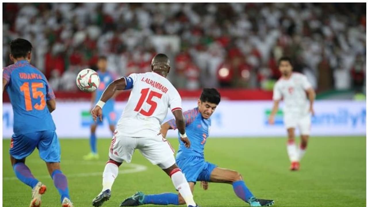 ಏಷ್ಯಾಕಪ್ ಫುಟ್ಬಾಲ್: UAE ಎದುರು ಮುಗ್ಗರಿಸಿದ ಚೆಟ್ರಿ ಪಡೆ ಏಷ್ಯಾಕಪ್ ಫುಟ್ಬಾಲ್: UAE ಎದುರು ಮುಗ್ಗರಿಸಿದ ಚೆಟ್ರಿ ಪಡೆ