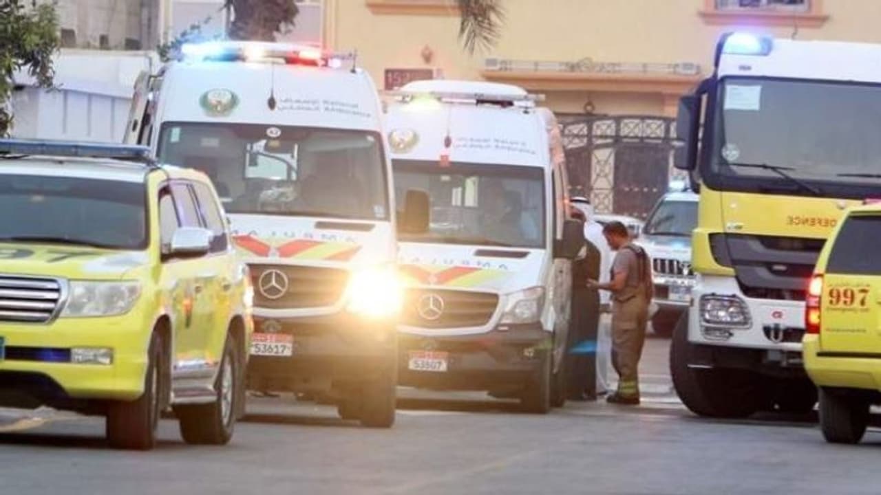 ಆ್ಯಂಬುಲೆನ್ಸ್ ಬಂದಾಗ ಪಾಲಿಸಬೇಕು ಹಲವು ನಿಯಮ ಉಲ್ಲಂಘಿಸಿದರೆ ಕಠಿಣ ಶಿಕ್ಷೆ! ಆ್ಯಂಬುಲೆನ್ಸ್ ಬಂದಾಗ ಪಾಲಿಸಬೇಕು ಹಲವು ನಿಯಮ ಉಲ್ಲಂಘಿಸಿದರೆ ಕಠಿಣ ಶಿಕ್ಷೆ!