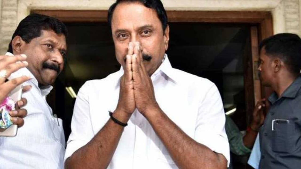 மாணவர்களுக்கு இனி இங்லீஸ் ஓரு விஷயமே இல்ல..! அடுத்த அதிரடி அறிவிப்பை வெளியிட்ட செங்கோட்டையன்...!