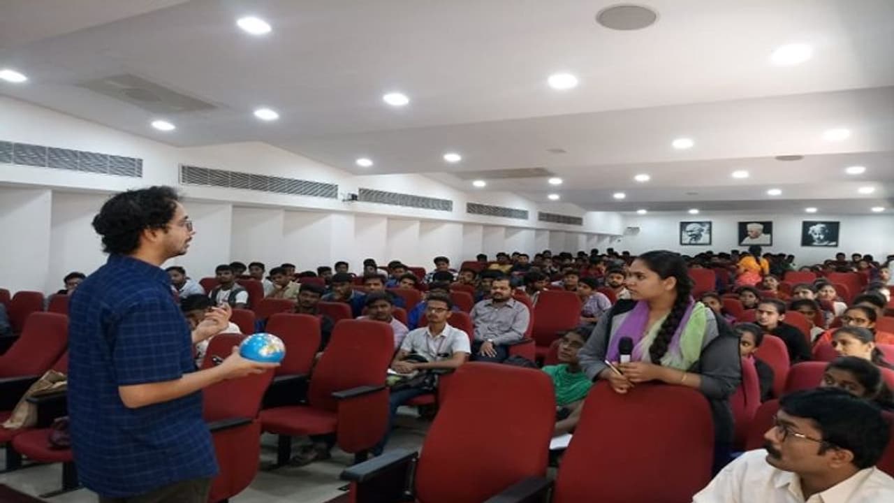 ಗವಿ ಗಂಗಾಧರೇಶ್ವರ ಸೂರ್ಯ ಮಜ್ಜನ, ಬದಲಾಗತ್ತೆ ದಿನ: ಹೇಳತ್ತೆ ವಿಜ್ಞಾನ!