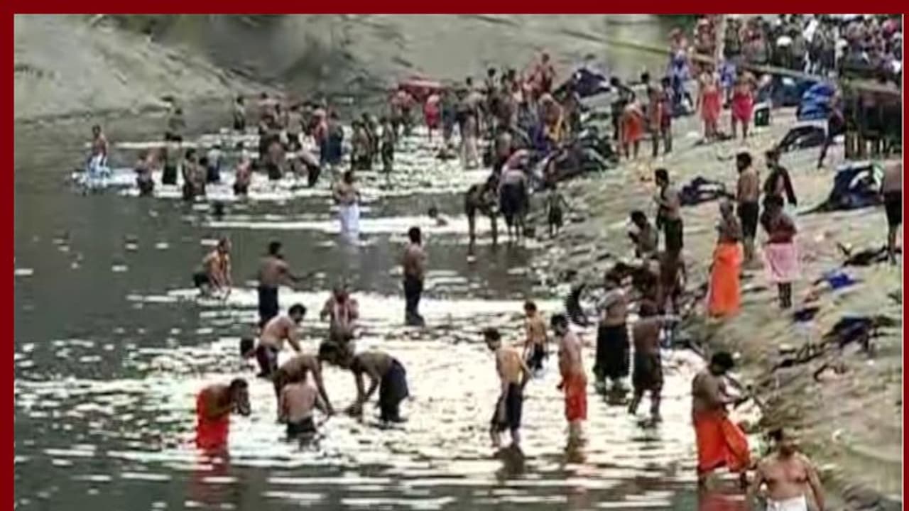 പമ്പയിലേക്ക് സ്വകാര്യവാഹനങ്ങൾ കടത്തിവിടാമെന്ന് സർക്കാർ ഹൈക്കോടതിയില് പമ്പയിലേക്ക് സ്വകാര്യവാഹനങ്ങൾ കടത്തിവിടാമെന്ന് സർക്കാർ ഹൈക്കോടതിയില്