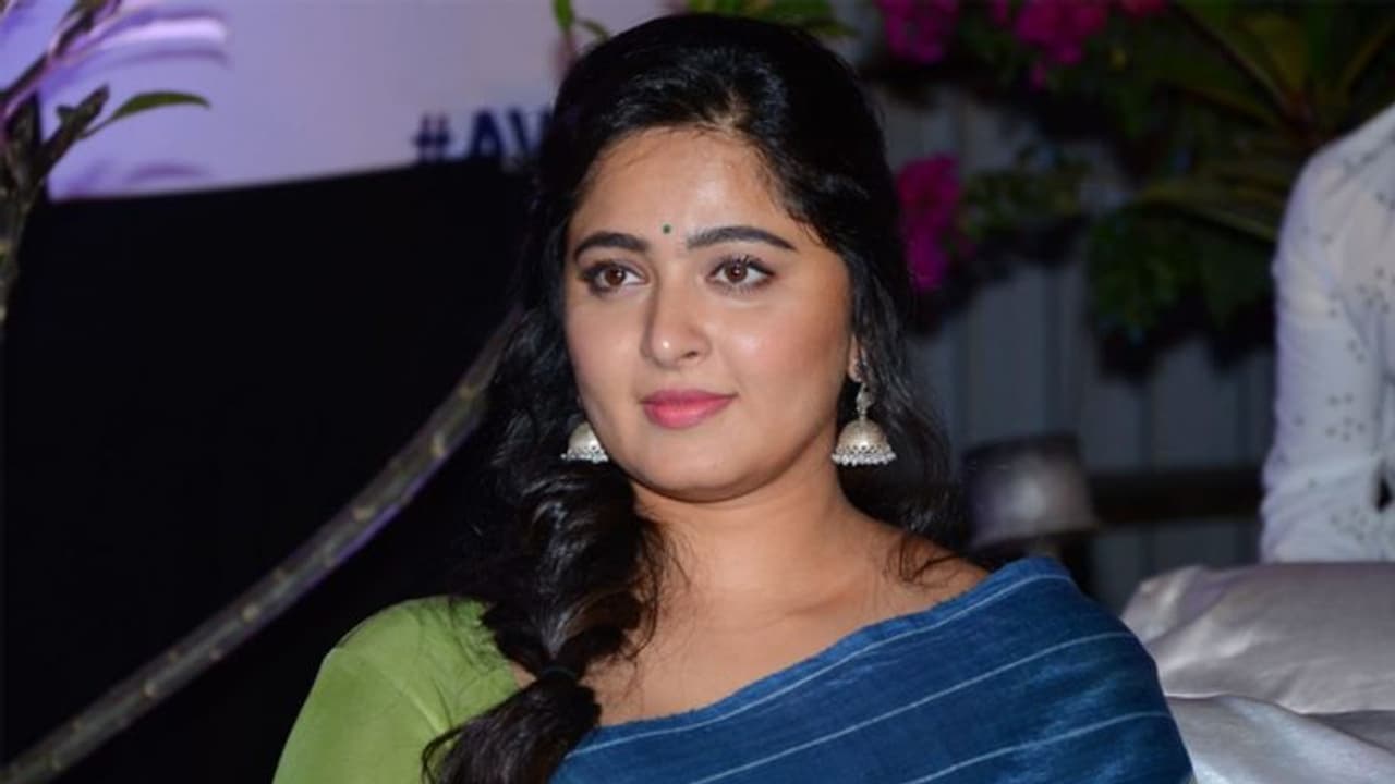 అనుష్క తీసుకుంటున్న ట్రైనింగ్ విని టాలీవుడ్ షాక్ అనుష్క తీసుకుంటున్న ట్రైనింగ్ విని టాలీవుడ్ షాక్