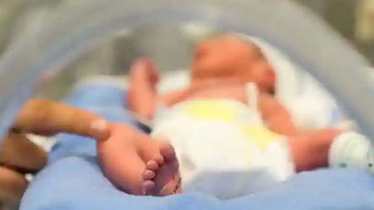 'ನಾವಿಬ್ಬರು ನಮಗೆ ಮೂವರು': 3 ಮಕ್ಕಳ ಹೆತ್ತರೆ ಜೈನ ದಂಪತಿಗೆ ಹಣ!