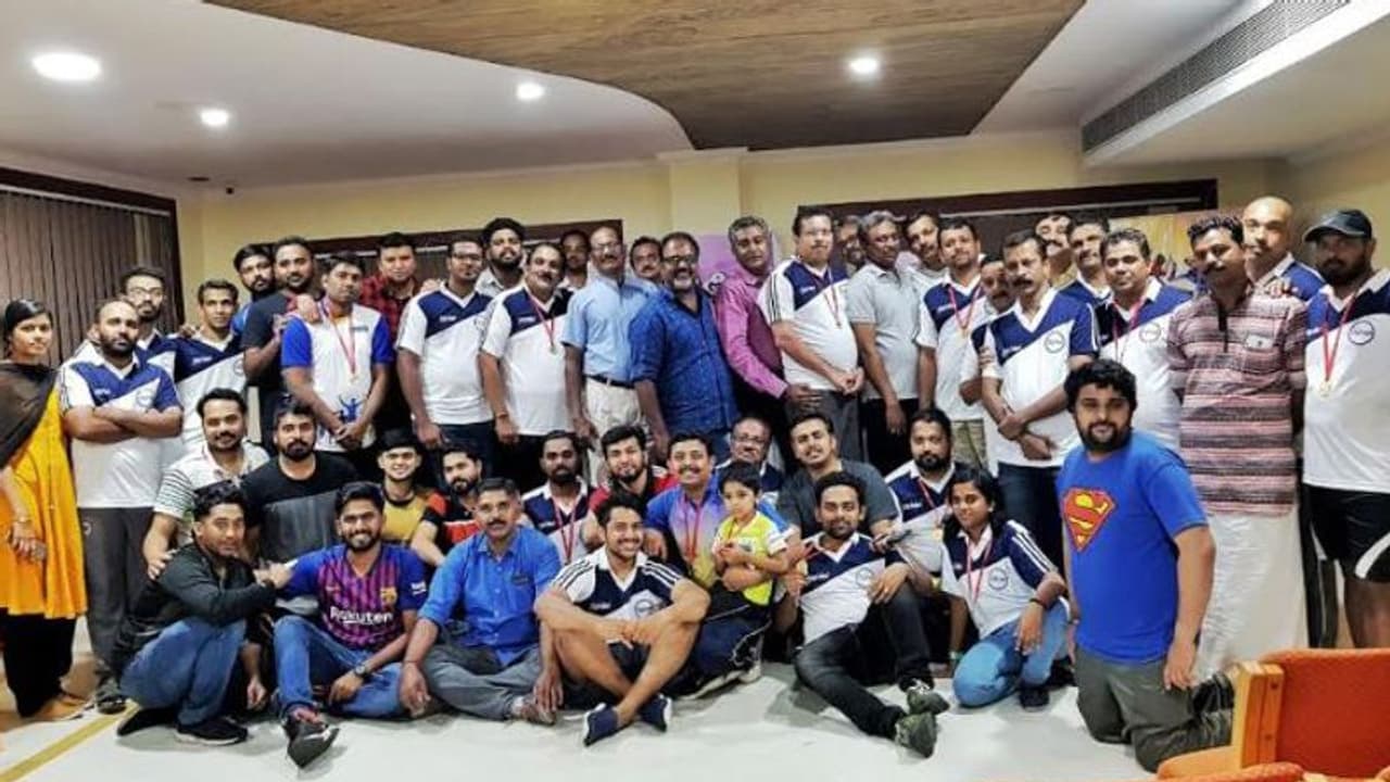 'കളിക്കളം' കായികപ്രേമികളുടെ വാട്ട്സ് ആപ് കൂട്ടായ്മ സംഘടിപ്പിച്ചു 'കളിക്കളം' കായികപ്രേമികളുടെ വാട്ട്സ് ആപ് കൂട്ടായ്മ സംഘടിപ്പിച്ചു