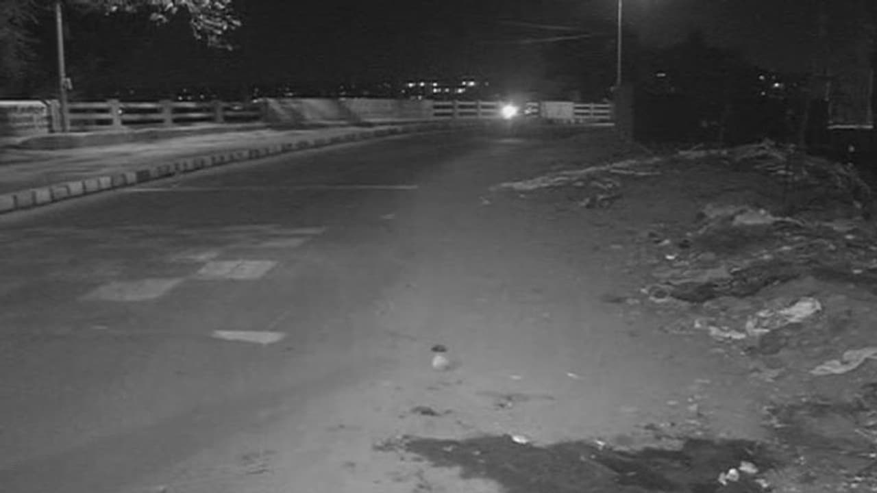 అక్రమ సంబంధమే: చంపేసి, మర్మాంగం కోసి... అక్రమ సంబంధమే: చంపేసి, మర్మాంగం కోసి...