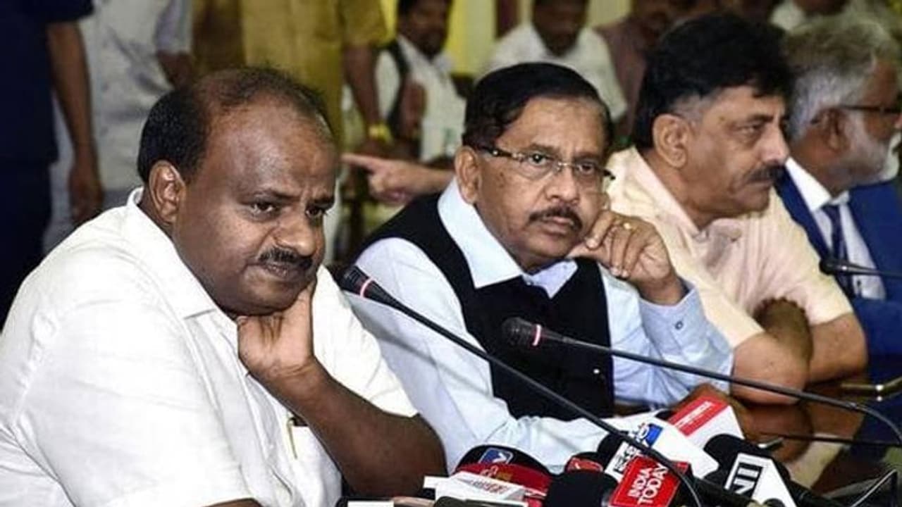 ಐವರು ಶಾಸಕರಿಂದ ರಾಜೀನಾಮೆ? ಐವರು ಶಾಸಕರಿಂದ ರಾಜೀನಾಮೆ?