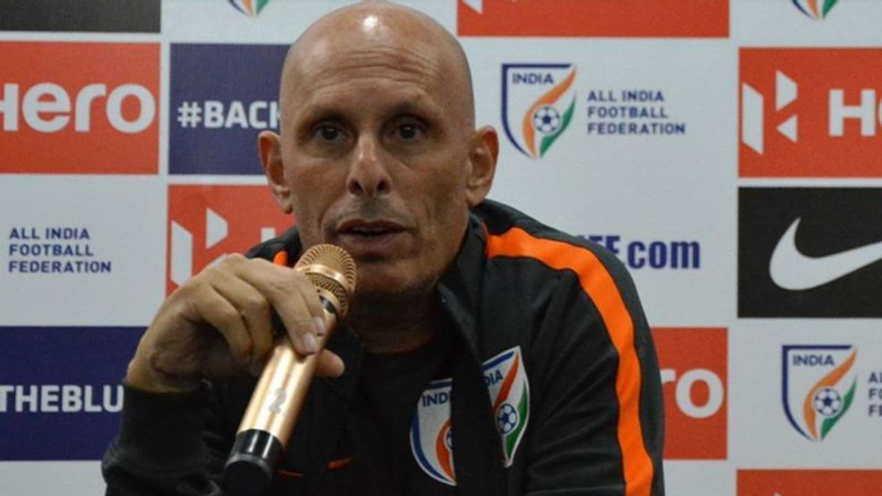 ഏഷ്യാ കപ്പില് നിന്ന് പുറത്തായതിന് പിന്നാലെ ഇന്ത്യന് ഫുട്ബോള് ടീം കോച്ച് രാജിവച്ചു ഏഷ്യാ കപ്പില് നിന്ന് പുറത്തായതിന് പിന്നാലെ ഇന്ത്യന് ഫുട്ബോള് ടീം കോച്ച് രാജിവച്ചു