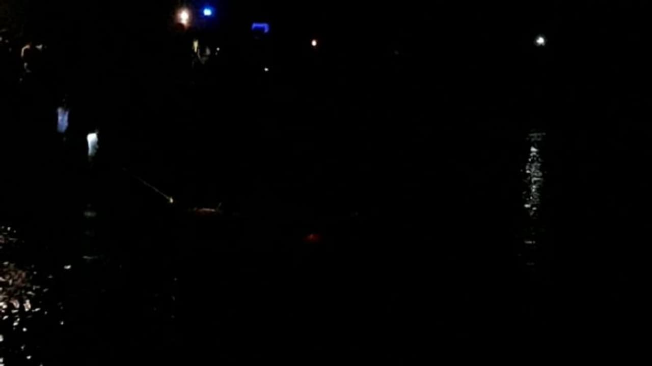 ಕಾಲುವೆಗೆ ಬಿದ್ದ ಕಾರು: ಒಂದೇ ಕುಟುಂಬದ ಐವರು ದುರ್ಮರಣ! ಕಾಲುವೆಗೆ ಬಿದ್ದ ಕಾರು: ಒಂದೇ ಕುಟುಂಬದ ಐವರು ದುರ್ಮರಣ!