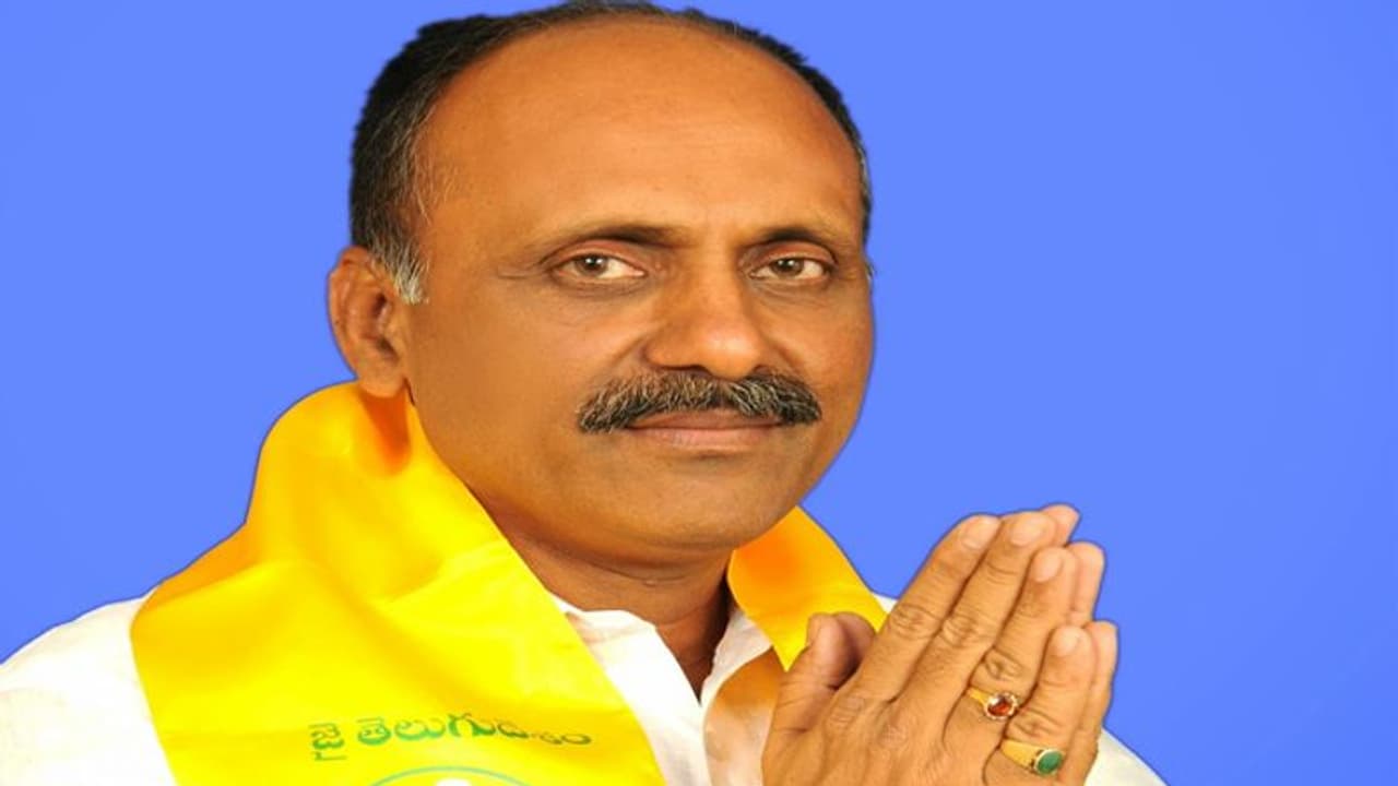 బాబుకు షాక్: ఎమ్మెల్యే మల్లిఖార్జున్ రెడ్డి వైసీపీ వైపు చూపు బాబుకు షాక్: ఎమ్మెల్యే మల్లిఖార్జున్ రెడ్డి వైసీపీ వైపు చూపు