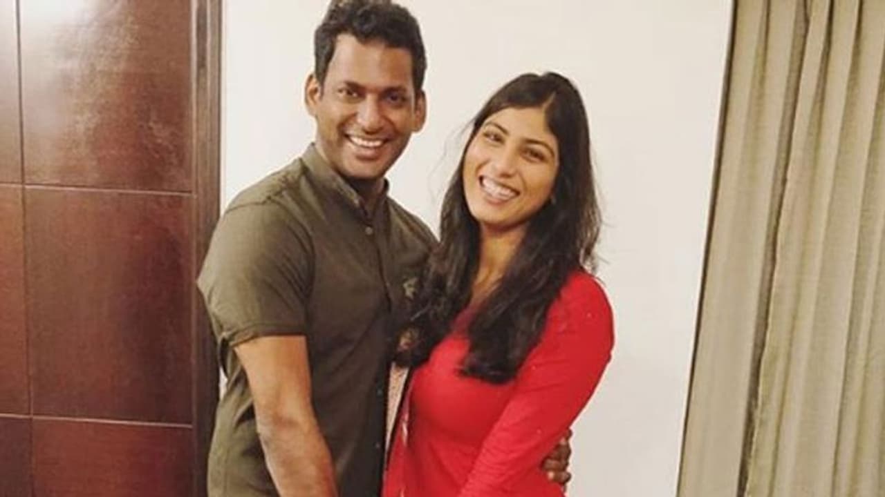 షాకింగ్: 'అర్జున్ రెడ్డి' నటితో విశాల్ పెళ్లి! షాకింగ్: 'అర్జున్ రెడ్డి' నటితో విశాల్ పెళ్లి!